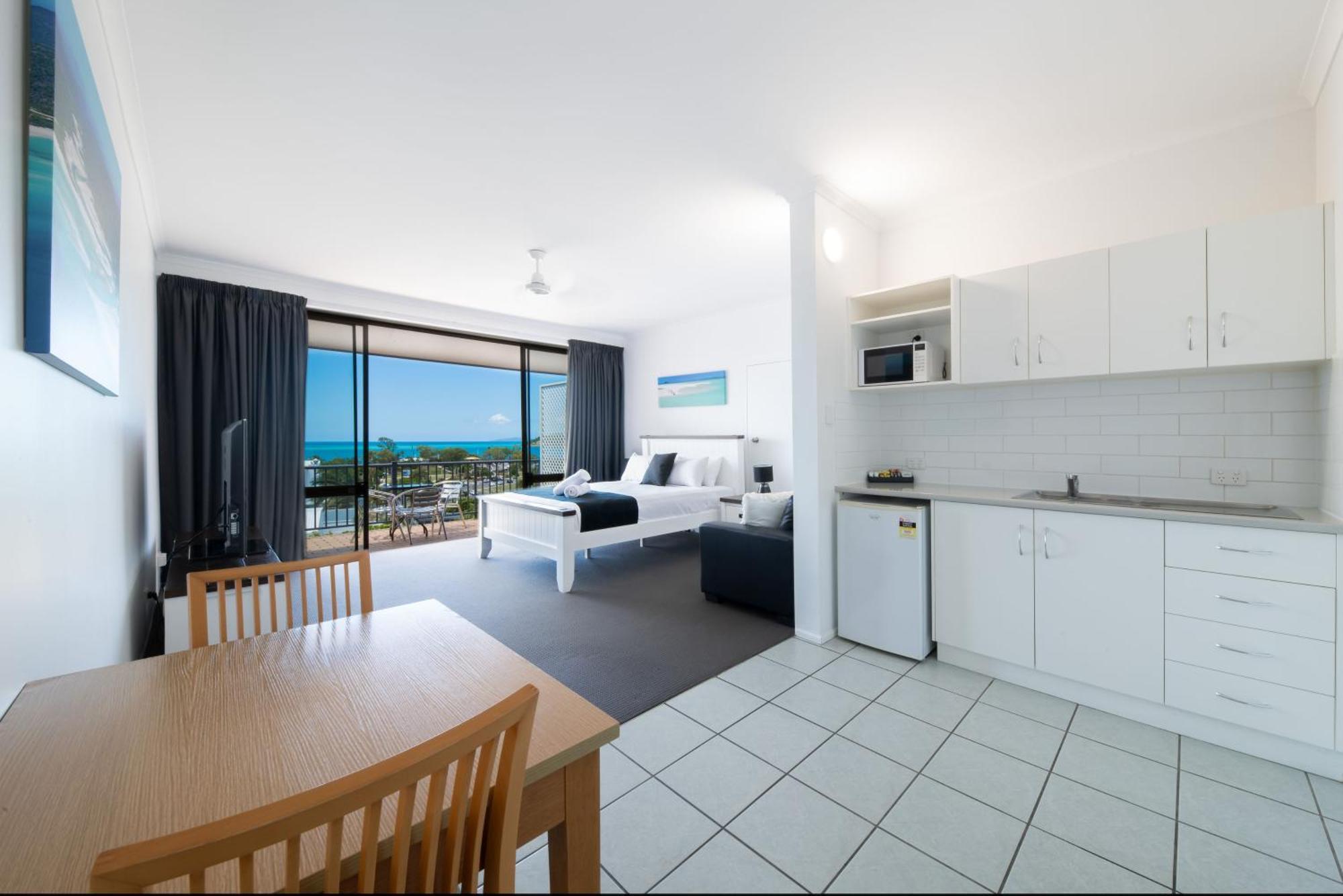 Ocean Views At Whitsunday Terraces Resort Airlie Beach Exterior photo