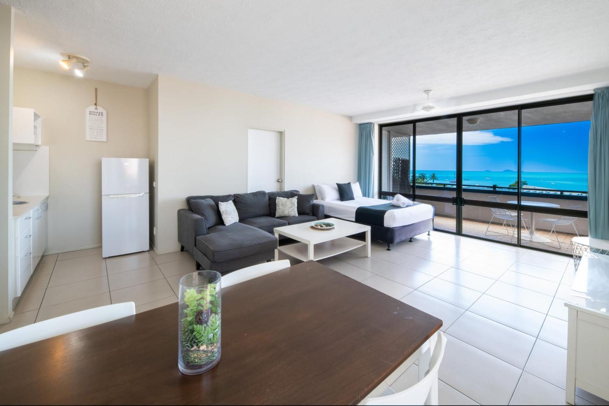 Ocean Views At Whitsunday Terraces Resort Airlie Beach Exterior photo